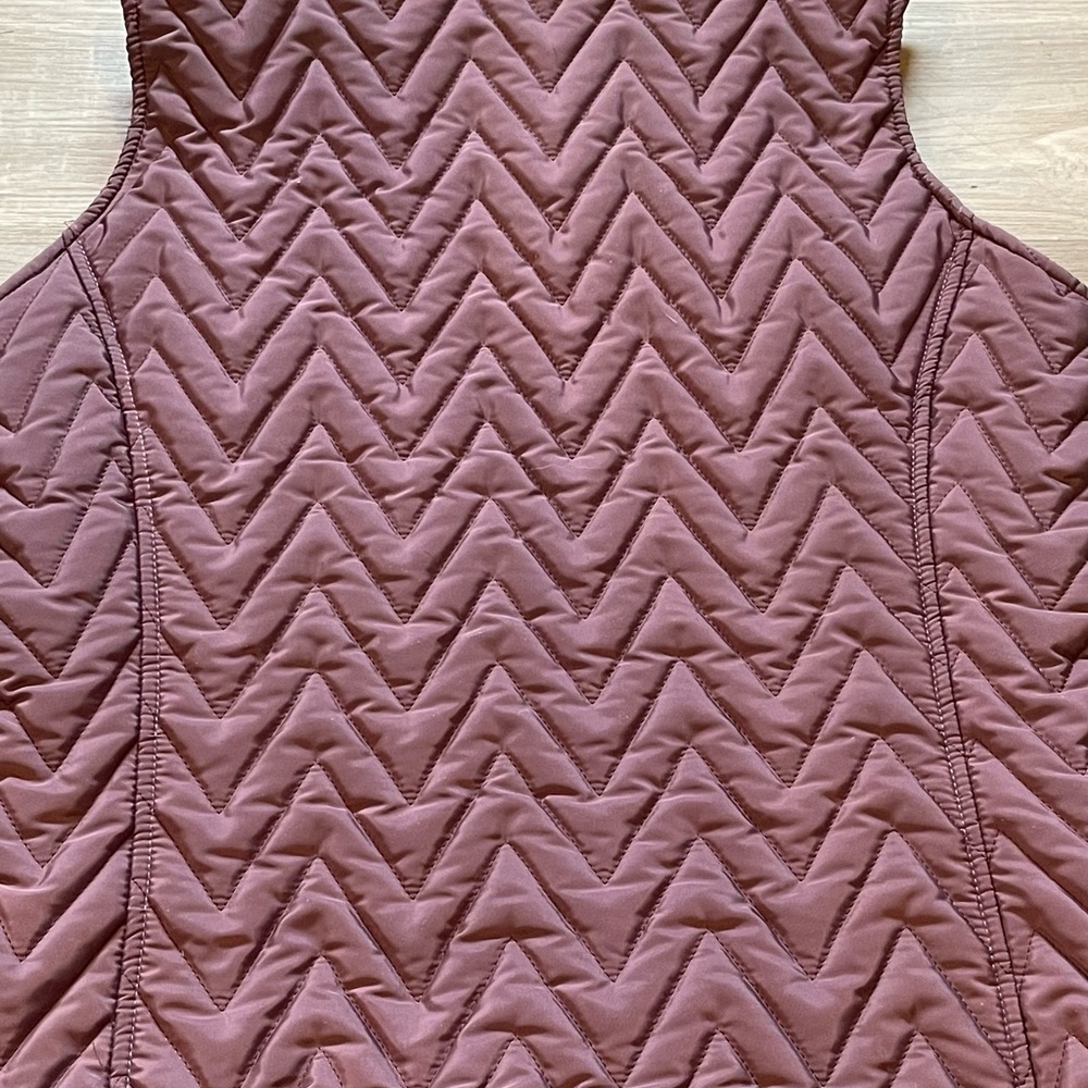 ARIAT ashley Insulated Wine/equestrian Print Vest L EUC - Picture 6 of 9